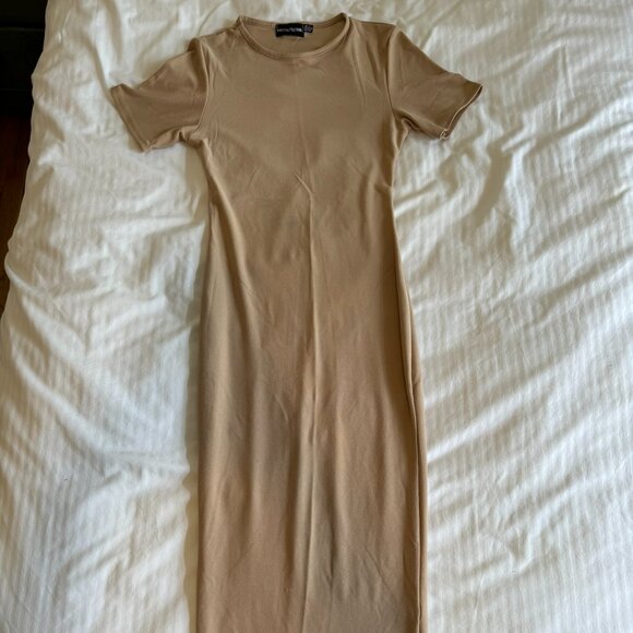 EUC PrettyLittleThing Cream Jersey Ribbed Short Sleeve Midi Dress - Picture 3 of 8